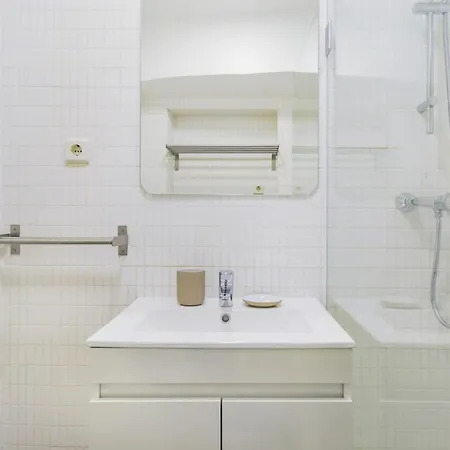 Santana 2br, Steps From Downtown - Explore On Foot * 리스본