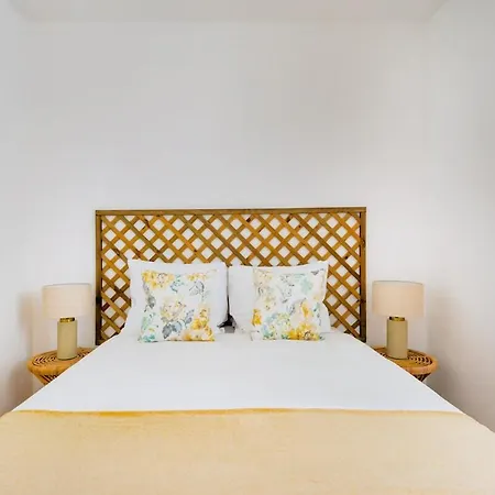 Apartamento Santana 2br, Steps From Downtown - Explore On Foot